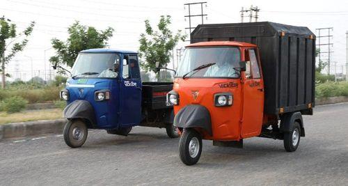 Omega Seiki Mobility Launches ViCKTOR Electric Three Wheeler, Priced From Rs. 5 Lakh विक्टर इलेक्ट्रिक थ्री-व्हीलर 20 kWh लिथियम-आयन बैटरी पैक से सिंगल चार्ज पर 250 किमी की दूरी का वादा करती है. बुकिंग कंपनी के डीलरशिप पर रु.9,999 में खुली है, जबकि डिलेवरी नवंबर से शुरू होगी.