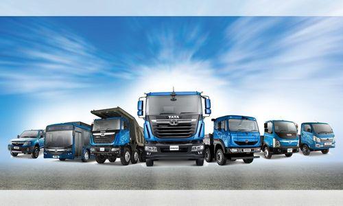 Tata Motors Launches New Synthetic Engine Oil For Commercial Vehicles टाटा मोटर्स का कहना है कि नए 5W30 सिंथेटिक इंजन ऑयल का तीन साल से अधिक समय से विविध और कठोर परिस्थितियों में बड़े पैमाने पर परीक्षण किया गया है.