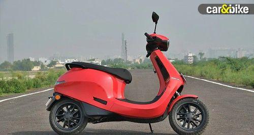 ओला एस1 प्रो इलेक्ट्रिक स्कूटर पर कंपनी ने त्यौहारी सीजन में Rs. 10,000 की छूट दी ओला इलेक्ट्रिक ने इस त्योहारी सीजन अपने एस1 प्रो इलेक्ट्रिक स्कूटर पर रु.10,000 की छूट की घोषणा की है.