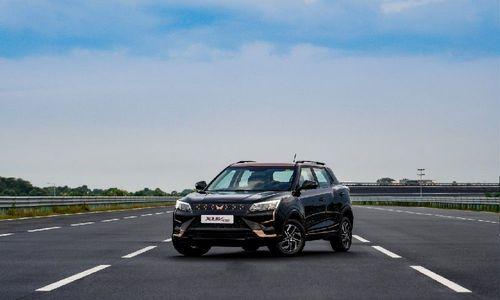 Mahindra XUV400 EV Unveiled; Prices To Be Announced In January 2023 नई महिंद्रा एक्सयूवी400 ईवी लंबाई में चार मीटर से अधिक है जो कैबिन के अंदर अधिक जगह प्रदान करती है और साथ ही अधिक फीचर्स के साथ पेश की गई है.