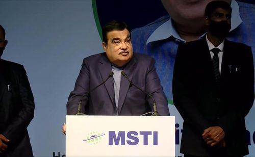 Need More Scrappage Centres, Can Reduce Component Costs; Nitin Gadkari 62वें वार्षिक सियाम सम्मेलन में, केंद्रीय सड़क परिवहन और राजमार्ग मंत्री, नितिन गडकरी ने कहा कि पिल्हाल देश में 1 करोड़ 2 लाख वाहनों को स्क्रैप करने की क्षमता है, लेकिन अधिक केंद्रों की आवश्यकता है.