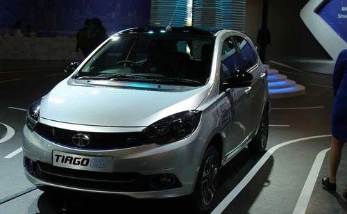 Tata Tiago EV To Get Connected Car Tech, Regen Modes; Will Support Fast Charging टाटा ने टियागो के लॉन्च से पहले कुछ ऐसी विशेषताओं की पुष्टि की है जो कंपनी की नई एंट्री लेवल हैचबैक टियागो के इलेक्ट्रिक अवतार पर उपलब्ध होंगी.