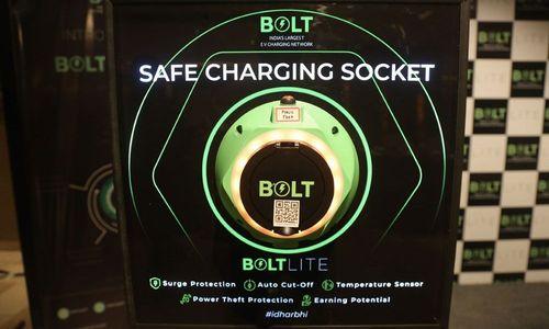 BOLT Lite Smart & Universal EV Charging Socket Launched At Rs. 2,599 BOLT का कहना है कि यूनिट को किसी अतिरिक्त बुनियादी ढांचे की आवश्यकता नहीं है और इसे 30 मिनट से कम समय में आसानी से लगाया जा सकता है.
