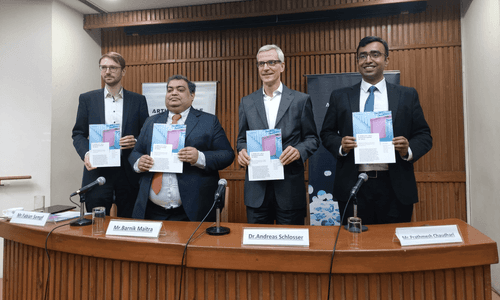 2030 तक भारत में बैटरी की मांग पूरी करने के लिए Rs. 10,00 करोड़ के निवेश की जरूरत: रिपोर्ट 2030 तक भारत में बैटरी की मांग पूरी करने के लिए Rs. 10,00 करोड़ के निवेश की जरूरत: रिपोर्ट