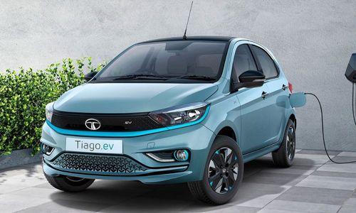 Tata Tiago EV Bookings To Open On October 10; Deliveries To Begin In January 2023 ग्राहक टियागो EV को 10 अक्टूबर से रु.21,000, हज़ार की टोकन राशि पर बुक कर सकते हैं. टाटा मोटर्स ने टियागो ईवी को रु.8.49 लाख से रु. 11.79 लाख (एक्स-शोरूम, भारत) की विशेष परिचयात्मक कीमत पर लॉन्च किया है, जो पहले 10,000 ग्राहकों के लिए मान्य होगा.