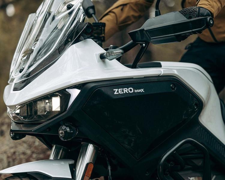 Hero MotoCorp To Invest $60 Million In US-Based Zero Motorcycles ज़ीरो मोटरसाइकिलें इलेक्ट्रिक मोटरसाइकिलों का एक अमेरिकी निर्माता है और यह ड्यूल-स्पोर्ट, एडवेंचर और स्ट्रीट बाइक्स बनाती है.