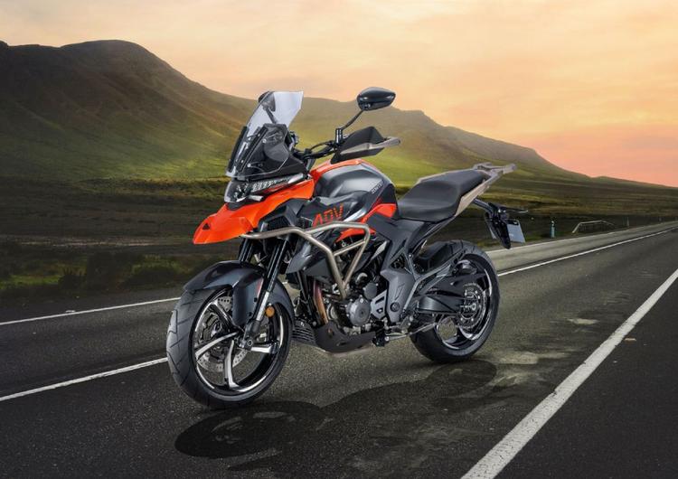 Zontes 350T, 350T ADV Launched In India; Prices Begin At Rs. 3.37 Lakh ज़ोंटेस 350T रेंज भारत में केटीएम 390 एडवेंचर और BMW G 310 GS जैसे स्थापित प्रतिद्वंद्वियों को टक्कर देगी.