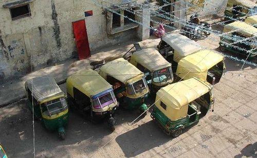 कर्नाटक में ओला, उबर, रैपिडो को तिपहिया वाहन चलाने के लिए अलग लाइसेंस की होगी आवश्यकता कर्नाटक में ओला, उबर, रैपिडो को तिपहिया वाहन चलाने के लिए अलग लाइसेंस की होगी आवश्यकता