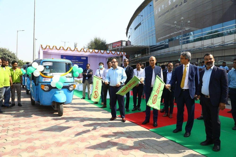 दिल्ली मेट्रो रेल कॉर्पोरेशन और सन मोबिलिटी ने दिल्ली में इलेक्ट्रिक ऑटो को हरी झंडी दिखाई दिल्ली मेट्रो रेल कॉर्पोरेशन और सन मोबिलिटी ने दिल्ली में इलेक्ट्रिक ऑटो को हरी झंडी दिखाई