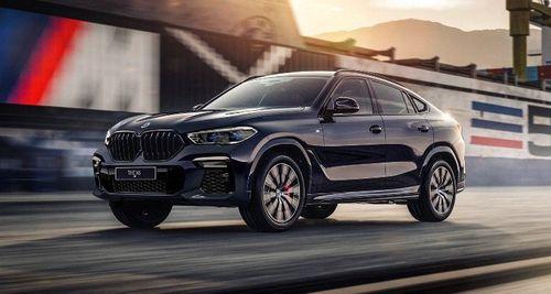 BMW X6 50 Jahre M Edition Launched In India, Priced at Rs. 1.11 Crore बीएमडब्ल्यू एक्स6 Jahre M एडिशन देश में लॉन्च होने वाला Jahre सीरीज़ का नौवां मॉडल है और दो नए रंगों - ब्लैक सैफायर और एम कार्बन ब्लैक में आता है.