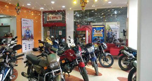 Hero MotoCorp Registers 20 Per Cent Retail Growth YoY During Festive Period नवरात्र के पहले दिन से लेकर भाई दूज के अगले दिन तक, दोपहिया वाहन दिग्गज अपनी बाजार हिस्सेदारी बढ़ाने में एक सफल रही है. हांलाकि कंपनी ने इस अवधि के दौरान बिक्री में वृद्धि की सटीक मात्रा साझा नहीं की है.