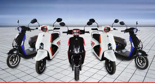iVooMi Energy JeetX Limited Edition Electric Scooter Launched For The Festive Season, Priced At Rs. 98,000 iVooMi JeetX लिमिटेड एडिशन इलेक्ट्रिक स्कूटर की कीमत रु. 1.02 लाख (एक्स-शोरूम) है लेकिन त्योहारी सीजन के लिए 10 नवंबर, 2022 तक इसकी बिक्री रु 98,000 पर की जाएगी.