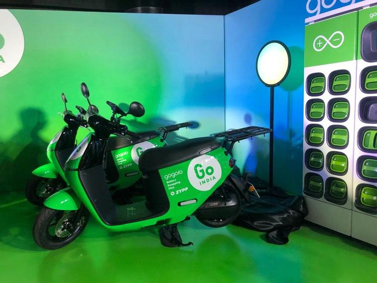 Gogoro Announces EV Ecosystem Pilot Project In India; Will Partner With Zypp Electric ताइवान की ईवी बैटरी स्वैपिंग दिग्गज गोगोरो ने ईवी इकोसिस्टम पायलट प्रोग्राम के साथ भारत में प्रवेश की घोषणा की है। कंपनी Zypp Electric के साथ साझेदारी करेगी और दिसंबर 2022 में पायलट प्रोजेक्ट लॉन्च करेगी.