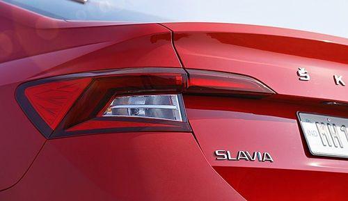 Skoda Slavia Monte Carlo Edition To Be Launched Soon स्कोडा ऑटो चाहता है कि उसके मॉडल भारतीय बाजार में अच्छी तरह से स्थापित हों, और यह सुनिश्चित करने का एक तरीका विशेष एडिशन मॉडल पेश करना होगा. कंपनी जल्द ही लोकप्रिय सेडान स्लाविया का मोंटेकार्लो एडिशन लॉन्च करेगी.