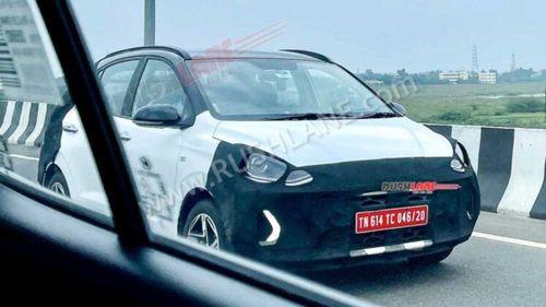 Hyundai Grand i10 Nios Facelift Spotted Testing In India परीक्षण मॉडल में सामने और पीछे के डिजाइन में कुछ परिवर्तन मिलने की उम्मीद है.