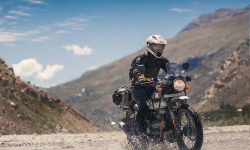 Reise Moto Join Hands With Mitas To Launch New 'Reise' Tyre Brand In India Reise का लक्ष्य भारतीय बाजार में अंतर्राष्ट्रीय गुणवत्ता वाले टायरों की पेशकश करना है, जो यूरोपीय और दक्षिण अफ्रीकी बाजारों को पूरा करने वाली Mitas से अपनी तकनीक की सोर्सिंग करता है.