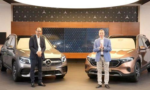 Mercedes-Benz GLB And EQB SUVs Launched In India; Prices Begin At Rs. 63.8 Lakh GLB एक कॉम्पैक्ट लक्ज़री 7-सीटर SUV है जो लक्ज़री कार निर्माता की रेंज में GLA से ऊपर स्थित है, जबकि EQB लक्ज़री EV सेगमेंट में पहली 7-सीटर कार है.