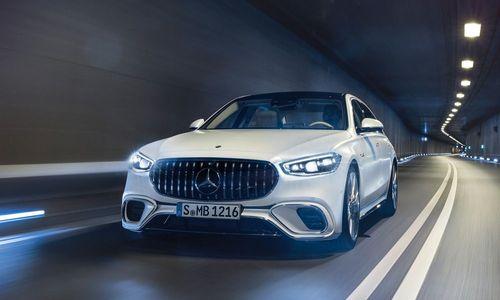 Mercedes-Benz Announces Up To 5 Per Cent Price Hike Across Model Range From January 2023 मर्सिडीज-बेंज इंडिया ने मूल्य वृद्धि के प्राथमिक कारणों के रूप में इनपुट लागत में वृद्धि और लॉजिस्टिक लागत में वृद्धि का हवाला दिया है.