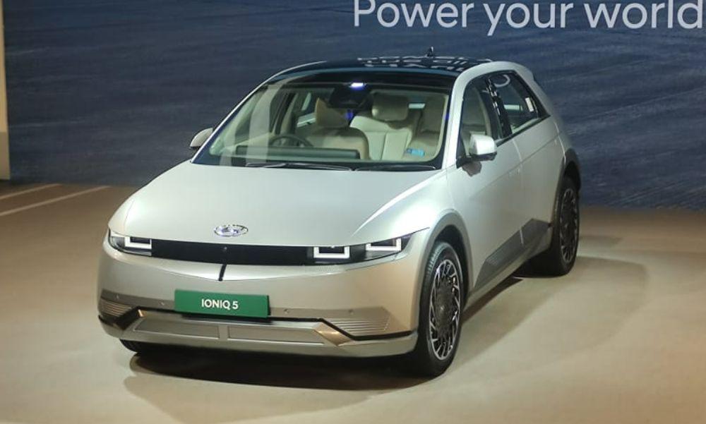 ह्यून्दे ने भारत में 500 आइयोनिक 5 एसयूवी की बिक्री का आंकड़ा पार किया जनवरी 2023 में अपने लॉन्च के बाद से ह्यून्दे की प्रमुख ईवी ने भारत में 500 कारों की बिक्री को पार कर लिया है.