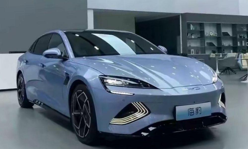 BYD सील इलेक्ट्रिक सेडान का भारत में लॉन्च आगे बढ़ा, जानें वजह BYD सील इलेक्ट्रिक सेडान का भारत में लॉन्च आगे बढ़ा, जानें वजह