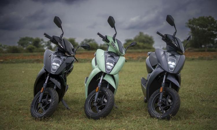 Ather Energy Announces Year-End Offers And Discounts On Its Electric Scooters ऑफर में नकद लाभ, ईएमआई ब्याज बचत और एक मानार्थ विस्तारित वारंटी शामिल है.