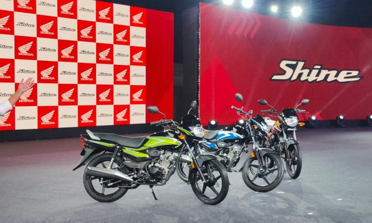 Honda Shine 100 vs Rivals: Price Comparison
शाइन 100 के प्रतिद्वंद्वियों में हीरो स्प्लेंडर, हीरो एचएफ डीलक्स और बजाज प्लेटिना 100 शामिल हैं.