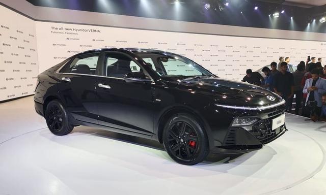 छठी पीढ़ी की ह्यून्दे वर्ना भारत में हुई लॉन्च, कीमत Rs. 10.90 लाख से शुरू  ह्यून्दे वर्ना 2023 को भारत में लॉन्च कर दिया गया है, कार कई सेग्मेंट फर्स्ट फीचर्स की पेशकश करती है.