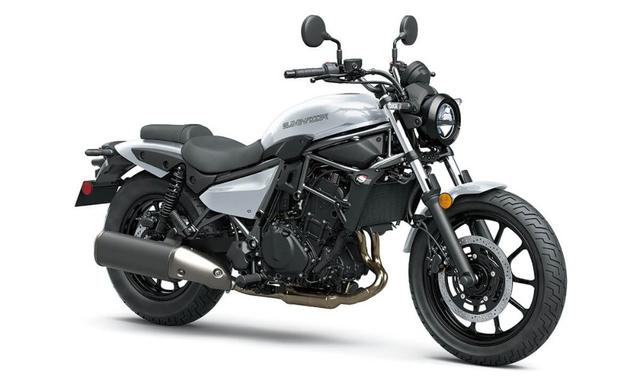 2024 कावासाकी एलिमिनेटर वैश्विक बाज़ार में पेश हुई  एलिमिनेटर नाम के साथ यह मोटरसाइकिल 2007 के बाद पहली बार वापसी कर रही है.