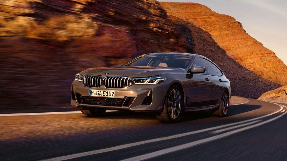 Exclusive: BMW Group Headed For A Record Year In India भारत में अपने 15 वें वर्ष में बीएमडब्ल्यू समूह एक रिकॉर्ड वर्ष की वृद्धि की ओर अग्रसर है, बीएमडब्ल्यू ग्रुप इंडिया के अध्यक्ष विक्रम पावाह ने कारएंडबाइक के साथ एक विशेष बातचीत में इस पर खुलकर बात की.