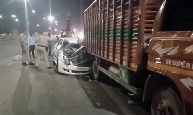सरकार की सड़क दुर्घटना पीड़ितों के लिए मुफ्त चिकित्सा उपचार देने की योजना मंत्रालय का लक्ष्य अगले तीन से चार महीनों में घायल दुर्घटना पीड़ितों के लिए मुफ्त चिकित्सा उपचार शुरू करना है.