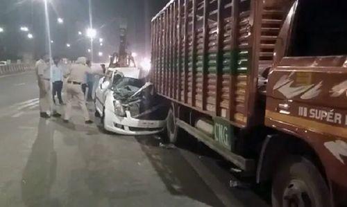 2022 में भारत में 1,55,622 लोगों की सड़क दुर्घटनाओं में जान गई 2022 में भारत में 1,55,622 लोगों की सड़क दुर्घटनाओं में जान गई