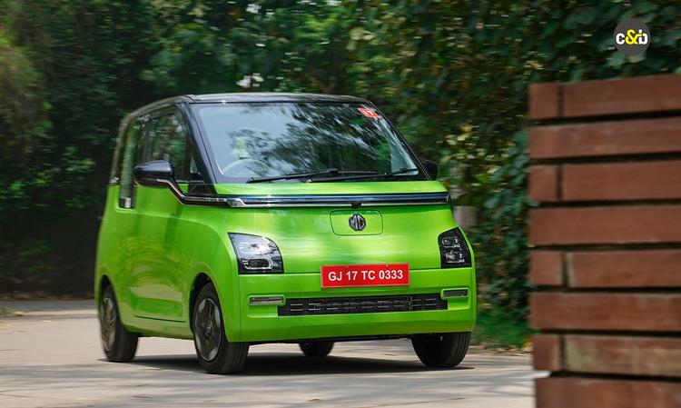 MG Comet EV Review: Modern Day Gadget On Wheels एमजी मोटर इंडिया ने भारत में अपनी दूसरी इलेक्ट्रिक कार कॉमेट लॉन्च की है. 3-मीटर से छोटी 2-दरवाजों वाली हैचबैक क्या शहरी यातायात को आसान बनाने में मददगार होगी. हमनें पता लगाया.