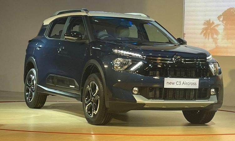 Citroen India To Offer Six Airbags As Standard Across Its Line-Up From July 2024 इसके अतिरिक्त, सिट्रॉएन भारत में अपने पोर्टफोलियो में मानक के रूप में छह एयरबैग के अलावा ISOFIX सीट एंकरेज और रियर सीटबेल्ट रिमाइंडर को मानक फिटमेंट के रूप में भी पेश करेगा.