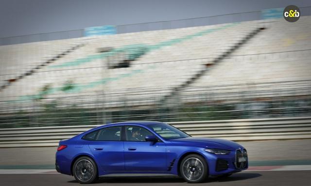 Carandbike अवार्ड्स 2023: प्रीमियम इलेक्ट्रिक कार ऑफ द ईयर का खिताब BMW i4 ने अपने नाम किया  किआ EV6 और मर्सिडीज़ बेन्ज़ EQB से कड़ी प्रतिस्पर्धा के बाद BMW i4 ने पुरस्कार जीता.