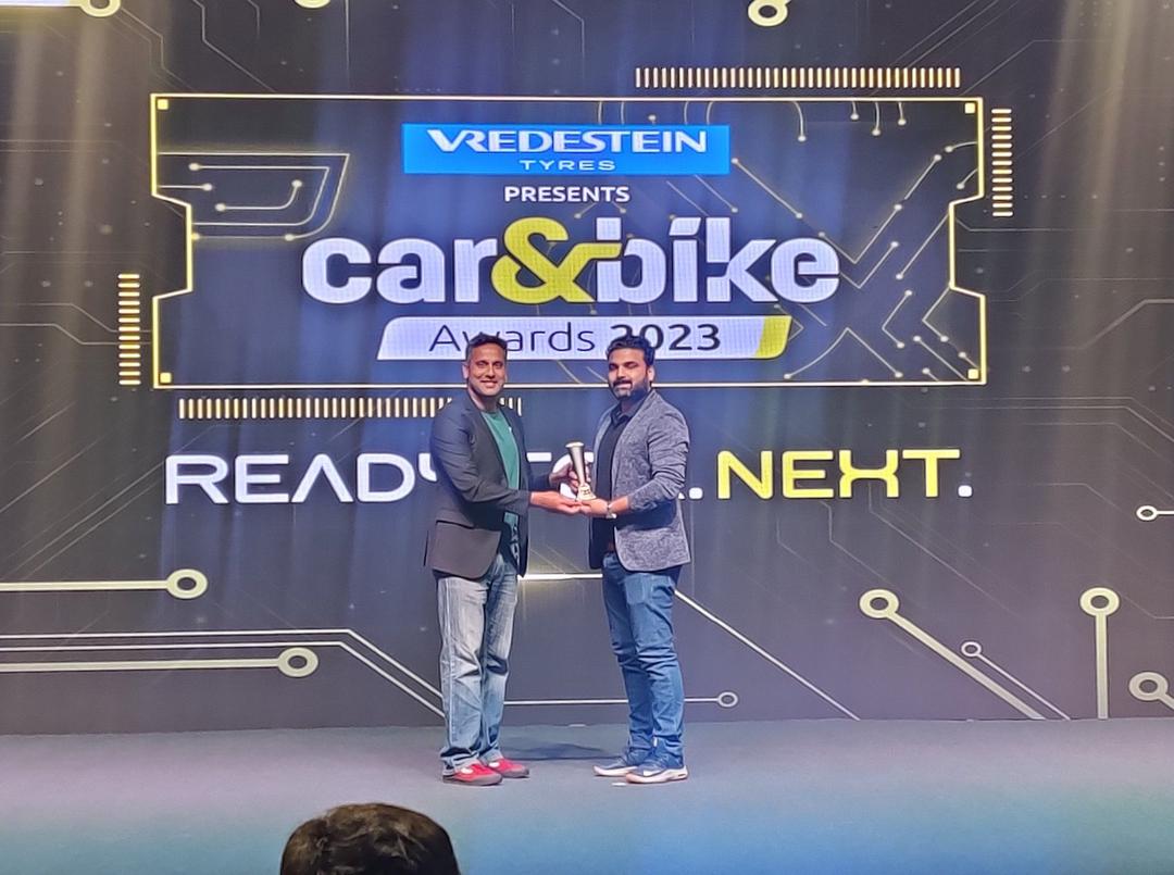 car&bike अवार्ड्स 2023: इलेक्ट्रिक स्कूटर ऑफ द ईयर का ताज ओला एस1 के सिर सजा car&bike अवार्ड्स 2023: इलेक्ट्रिक स्कूटर ऑफ द ईयर का ताज ओला एस1 के सिर सजा
