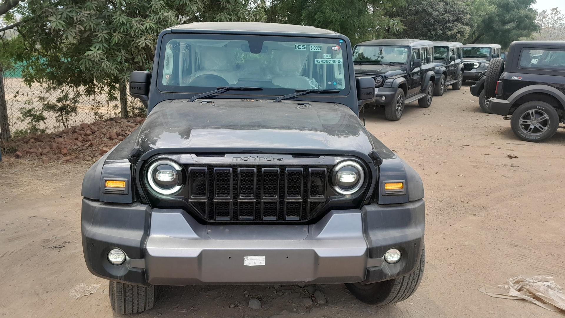 2024 महिंद्रा थार रॉक्स MX5 Diesel 2WD AT 2024 महिंद्रा थार रॉक्स MX5 Diesel 2WD AT