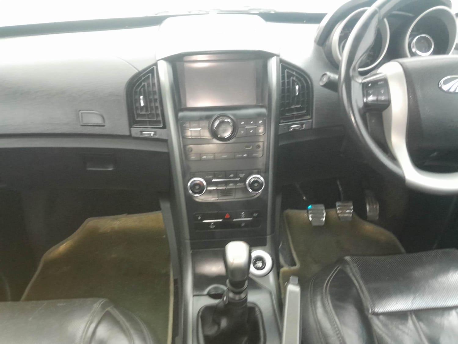 यूज़्ड 2017 महिंद्रा एक्सयूवी500, Pune 12 यूज़्ड 2017 महिंद्रा एक्सयूवी500, Pune 12