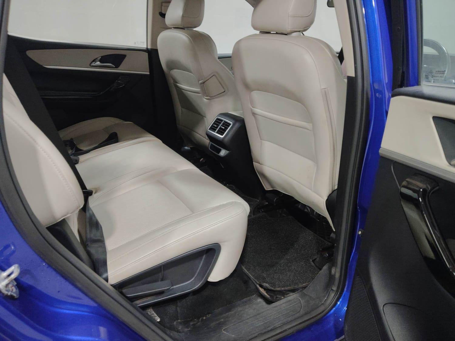 यूज़्ड 2022 महिंद्रा एक्सयूवी700, Kochi Ernakulam 17 यूज़्ड 2022 महिंद्रा एक्सयूवी700, Kochi Ernakulam 17