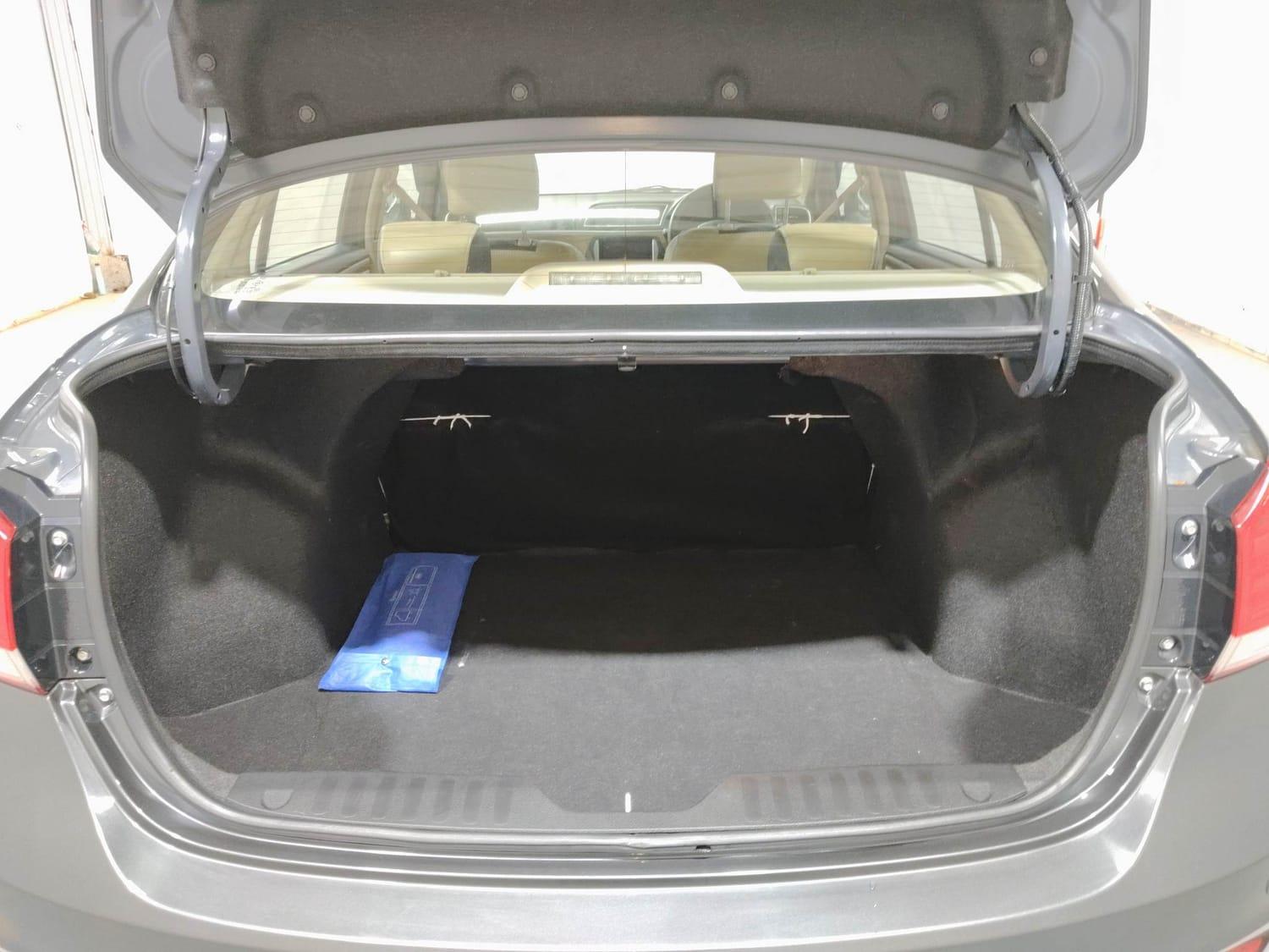 यूज़्ड 2023 मारुति सुजुकी सियाज़, Kochi Ernakulam 24 यूज़्ड 2023 मारुति सुजुकी सियाज़, Kochi Ernakulam 24