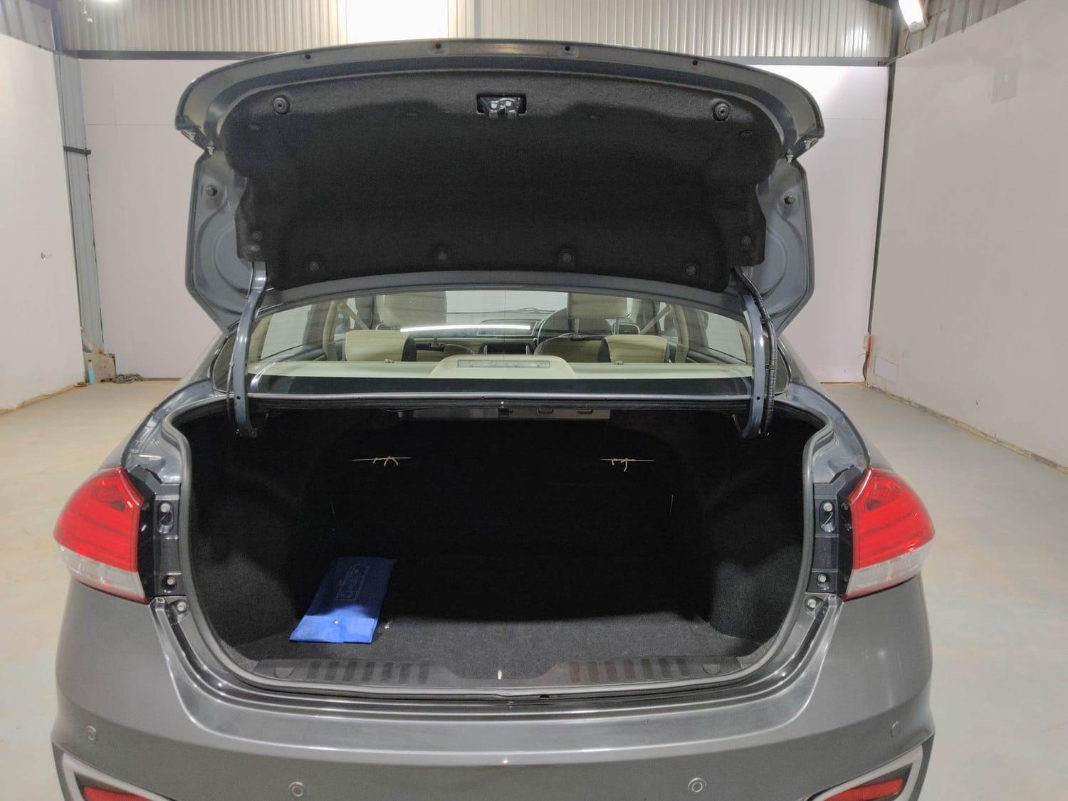 यूज़्ड 2023 मारुति सुजुकी सियाज़, Kochi Ernakulam 23 यूज़्ड 2023 मारुति सुजुकी सियाज़, Kochi Ernakulam 23