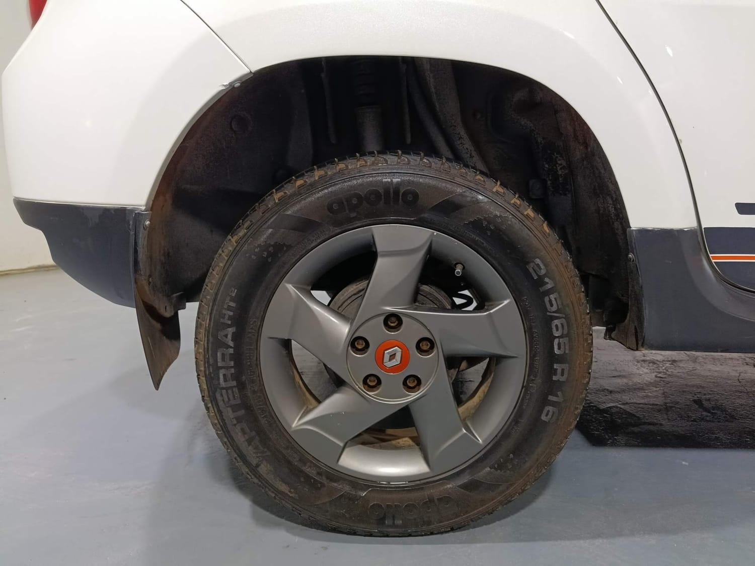 यूज़्ड 2015 रेनो डस्टर, Kochi Ernakulam 32 यूज़्ड 2015 रेनो डस्टर, Kochi Ernakulam 32