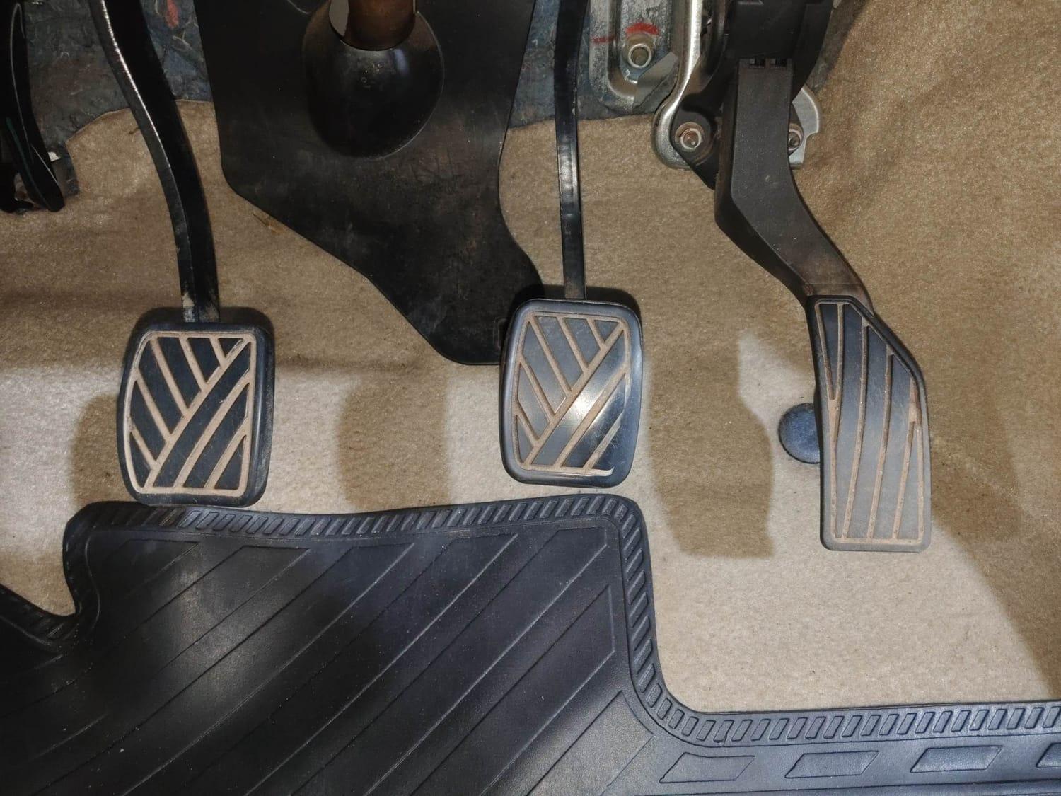 यूज़्ड 2014 मारुति सुजुकी अर्टिगा, Kochi Ernakulam 25 यूज़्ड 2014 मारुति सुजुकी अर्टिगा, Kochi Ernakulam 25