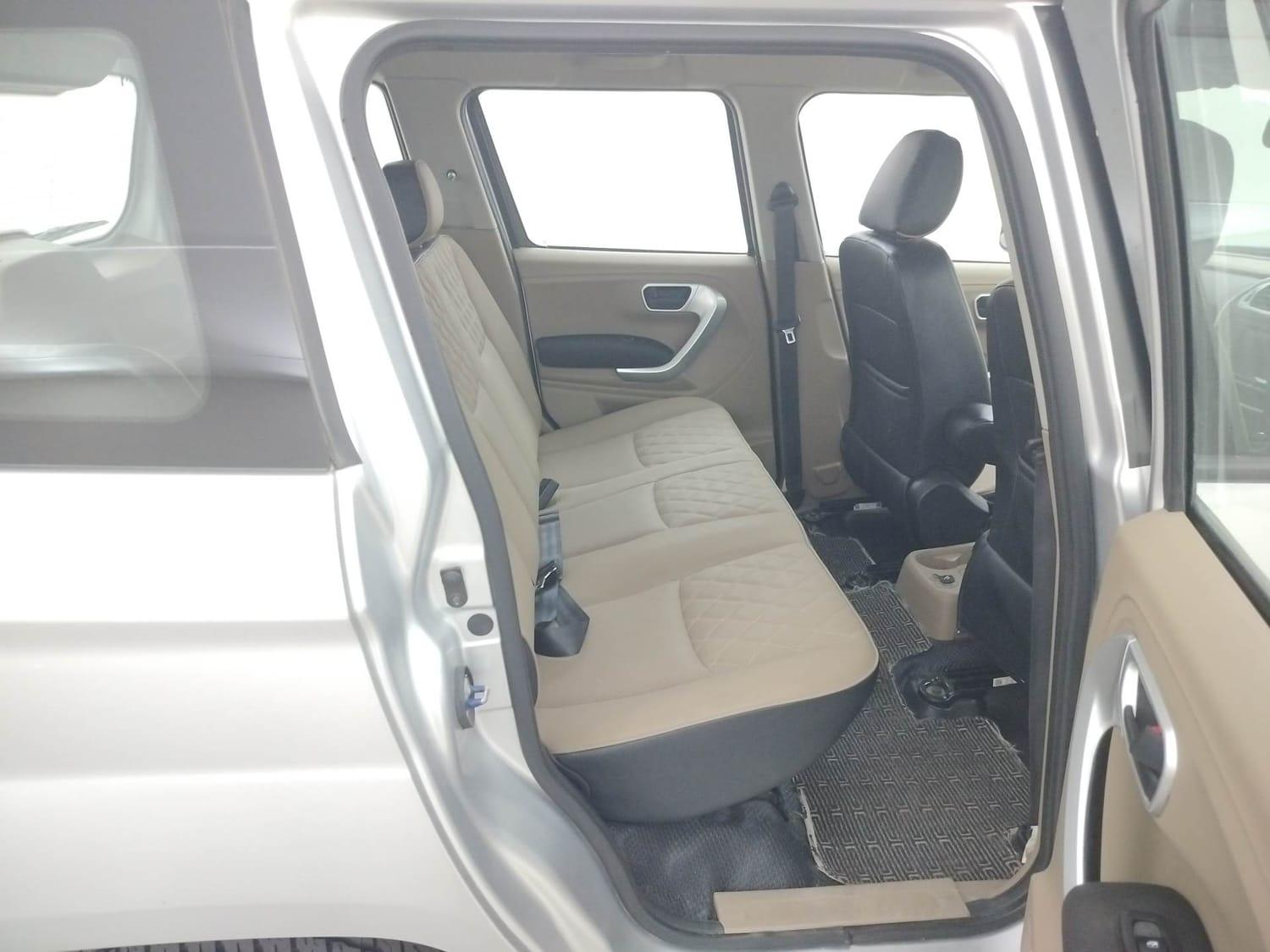 यूज़्ड 2018 महिंद्रा टीयूवी300, Coimbatore 17 यूज़्ड 2018 महिंद्रा टीयूवी300, Coimbatore 17