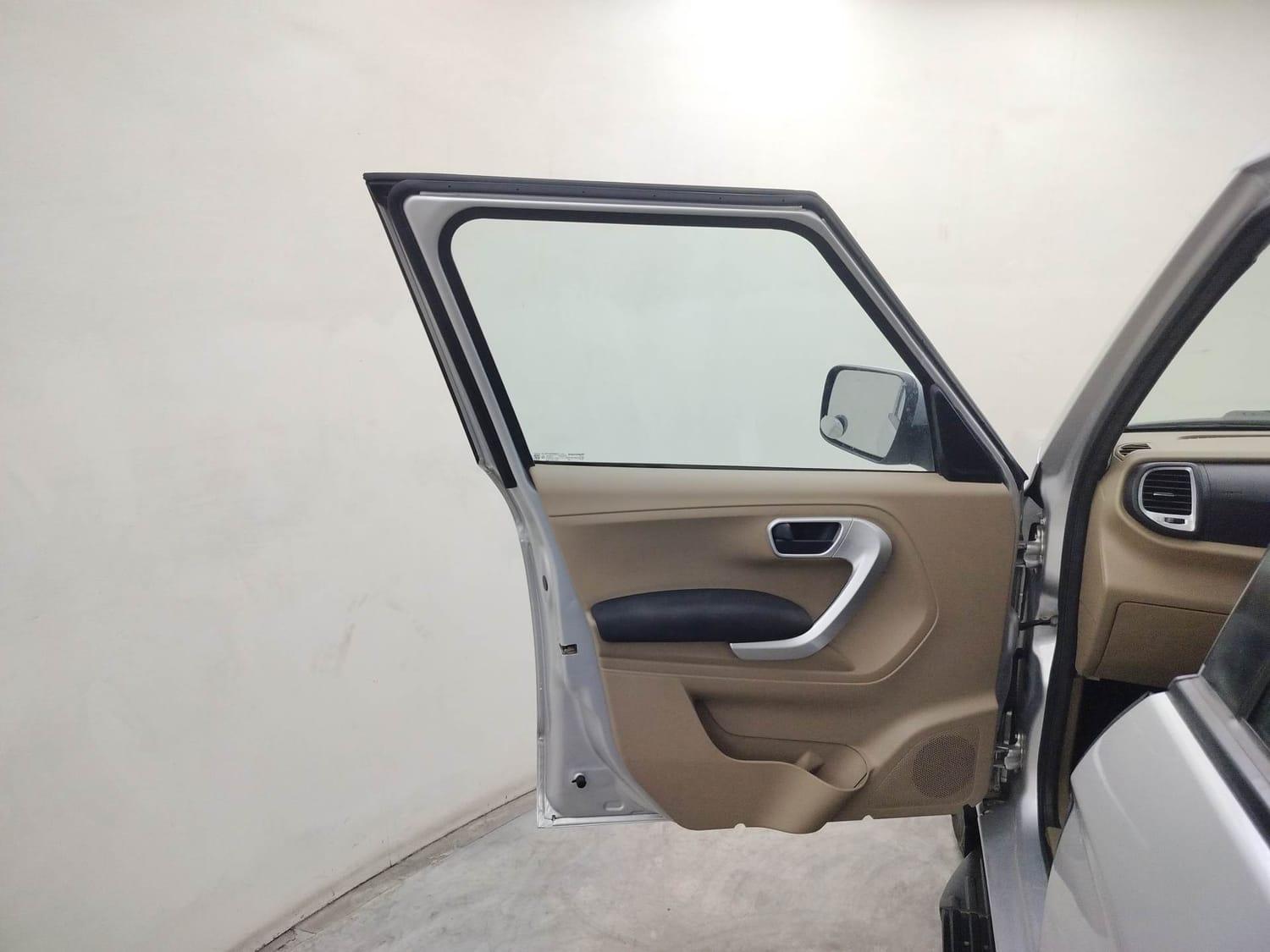 यूज़्ड 2018 महिंद्रा टीयूवी300, Coimbatore 20 यूज़्ड 2018 महिंद्रा टीयूवी300, Coimbatore 20