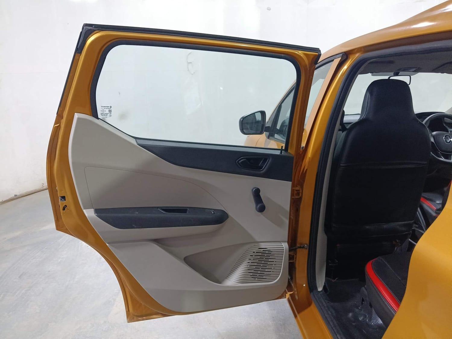 यूज़्ड 2020 रेनो ट्राइबर, Kochi Ernakulam 21 यूज़्ड 2020 रेनो ट्राइबर, Kochi Ernakulam 21