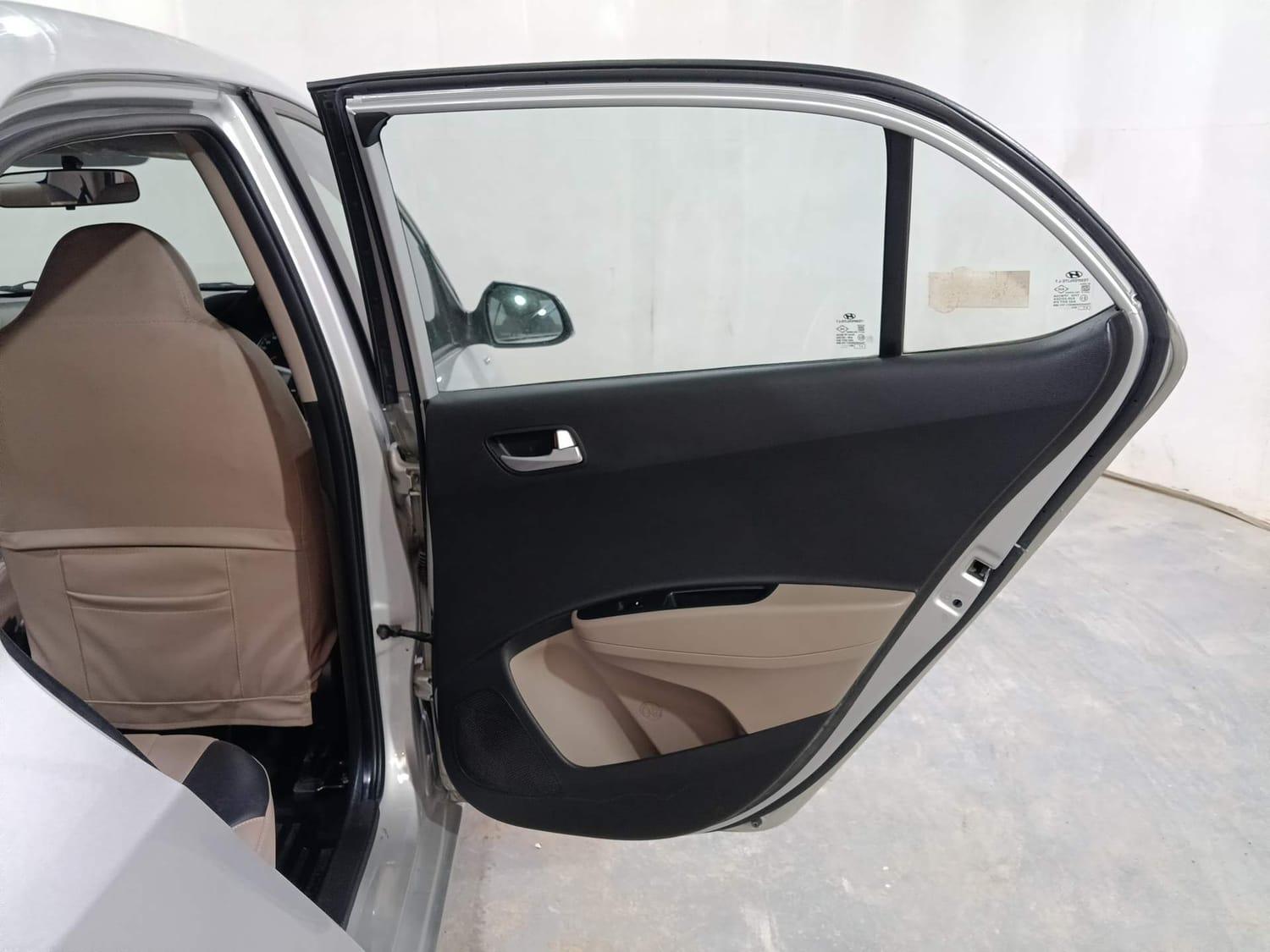 यूज़्ड 2016 ह्युंडई एक्सेंट, Kochi Ernakulam 19 यूज़्ड 2016 ह्युंडई एक्सेंट, Kochi Ernakulam 19