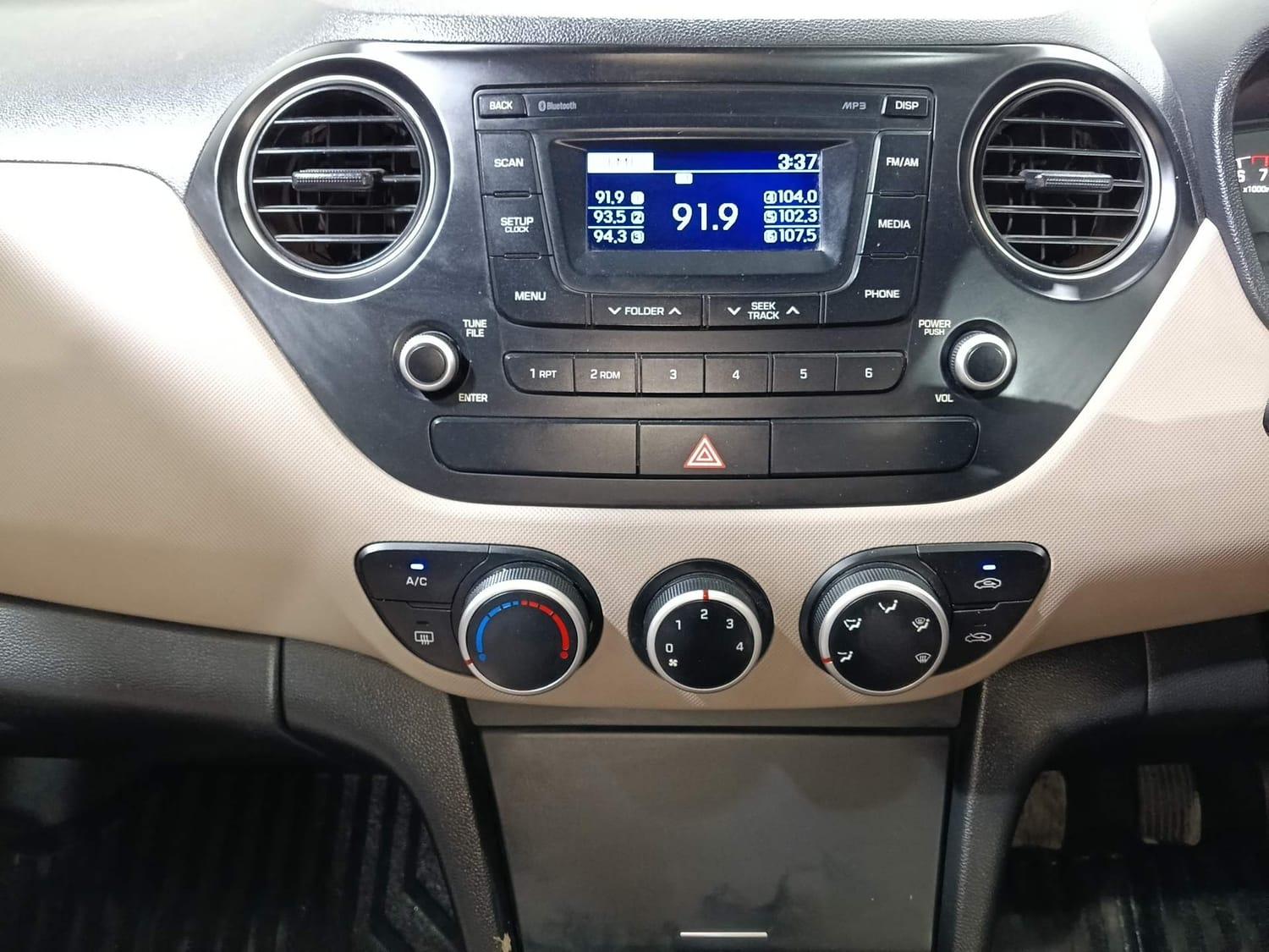 यूज़्ड 2016 ह्युंडई एक्सेंट, Kochi Ernakulam 12 यूज़्ड 2016 ह्युंडई एक्सेंट, Kochi Ernakulam 12