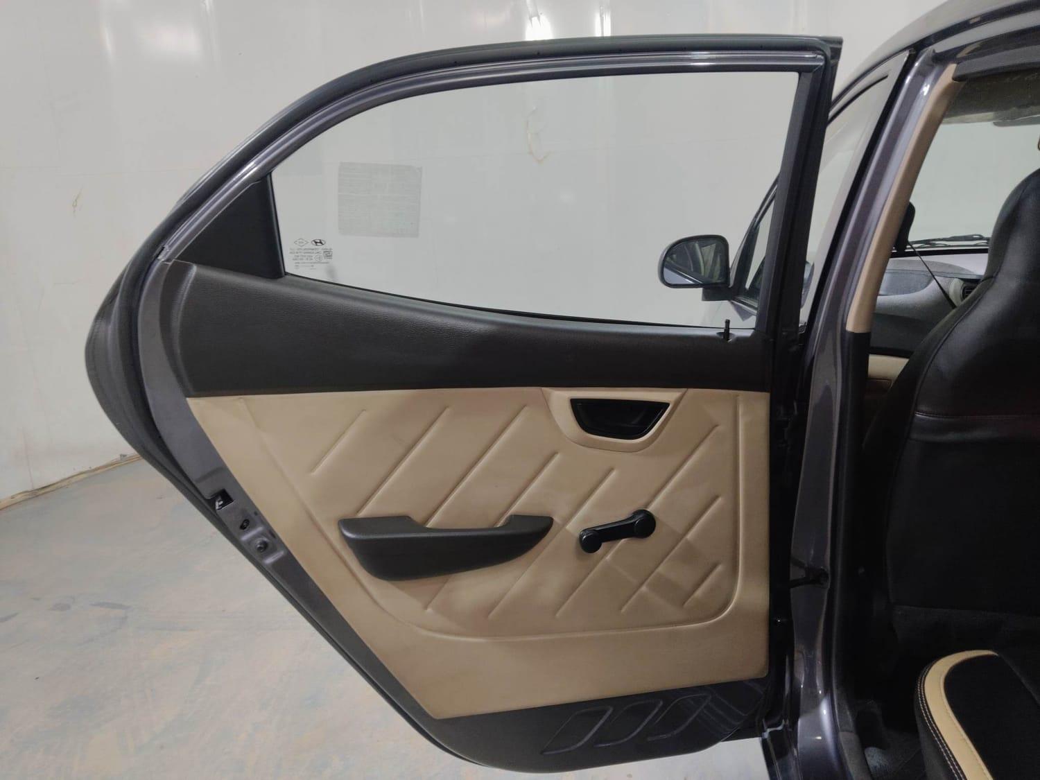 यूज़्ड 2018 ह्युंडई इऑन, Kochi Ernakulam 21 यूज़्ड 2018 ह्युंडई इऑन, Kochi Ernakulam 21