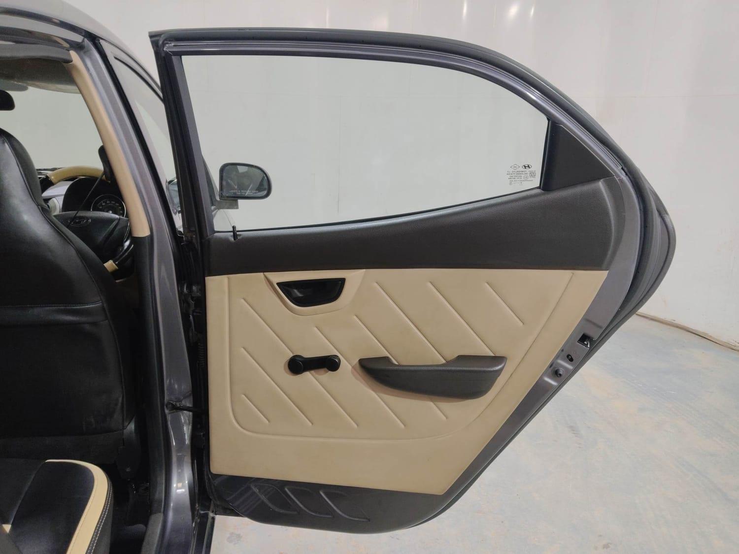 यूज़्ड 2018 ह्युंडई इऑन, Kochi Ernakulam 19 यूज़्ड 2018 ह्युंडई इऑन, Kochi Ernakulam 19