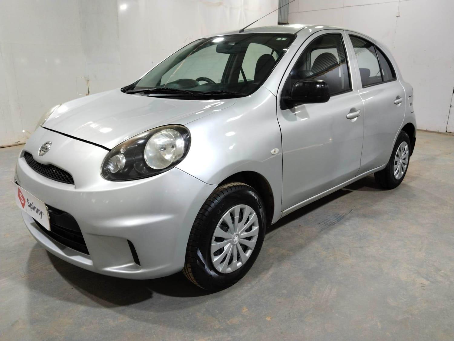 2017 निसान माइक्रा एक्टिव XV S 2017 निसान माइक्रा एक्टिव XV S